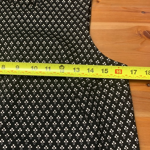 Banana Republic NWOT Knit Black w White Office Top, Stretch - Picture 6 of 11